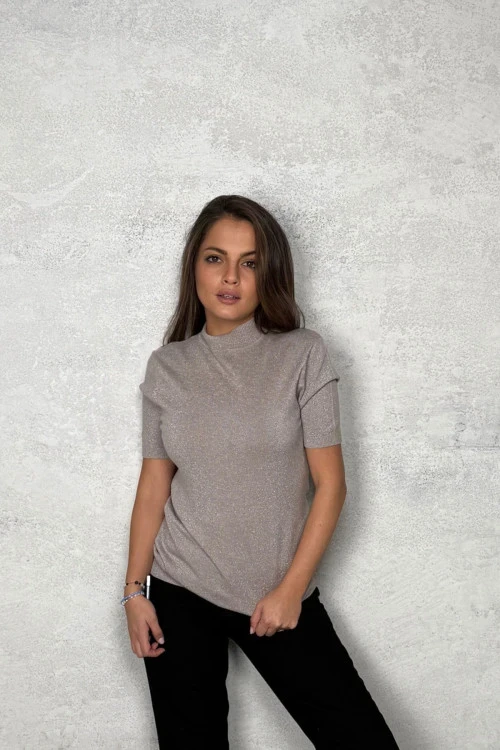 Bluză de damă cu mânecă scurtă