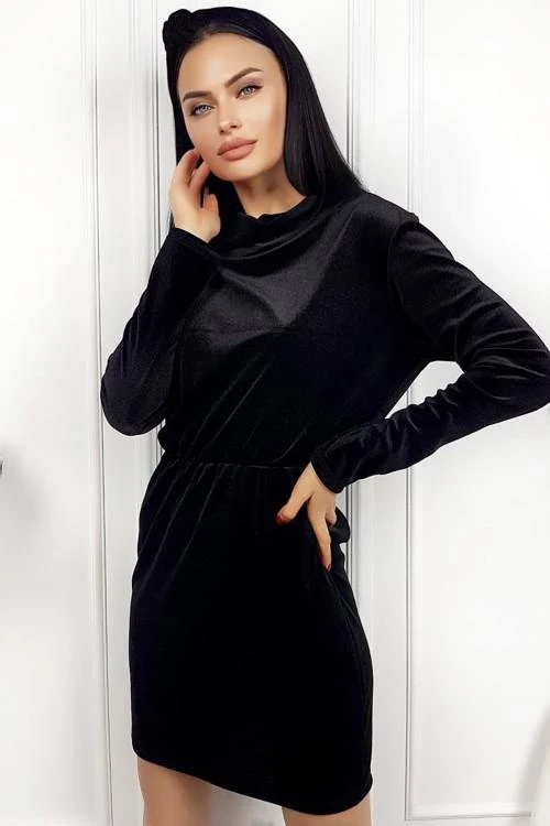 Rochie de dama cu croiala pe corp