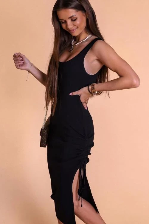 Rochie de dama cu croiala pe corp
