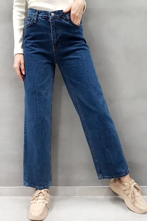 Blugi de dama cu un design curat