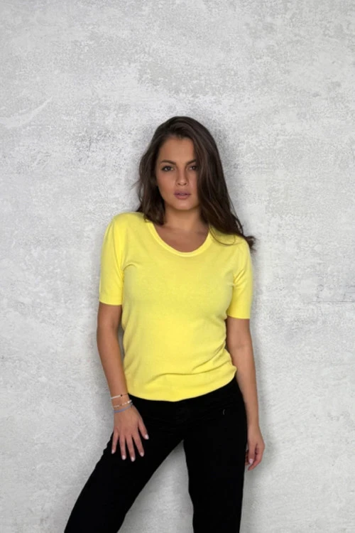 Дамска блуза с къс ръкав