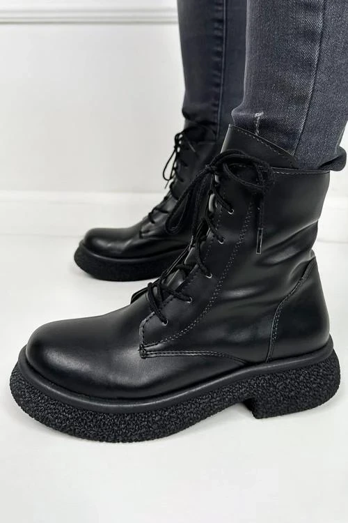 Botine de dama cu sireturi