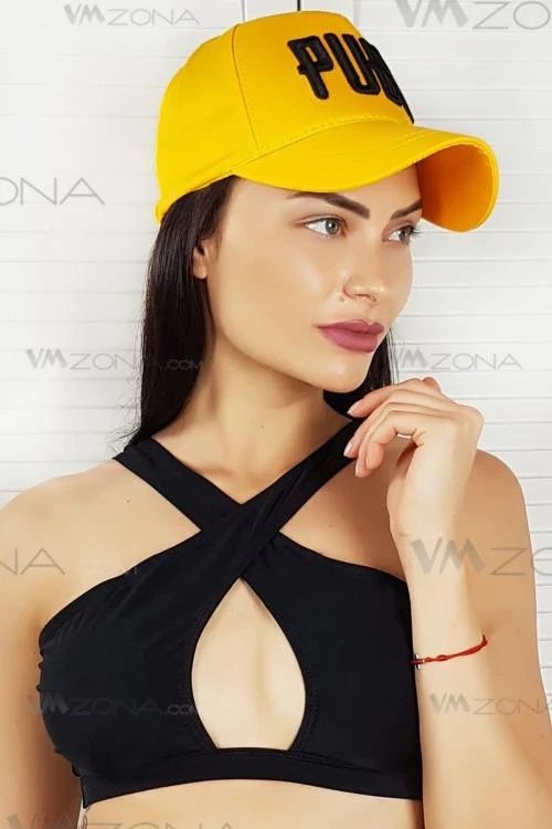 Palarie cu o inscripție pentru femei