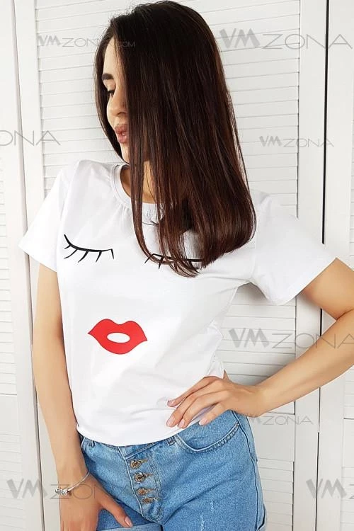 Blouses and tops with short sleeves
