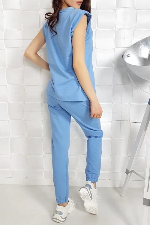 Set  pentru femei  cu desen curat
