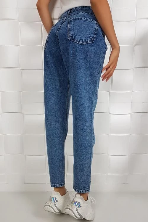 Blugi de dama cu un design curat