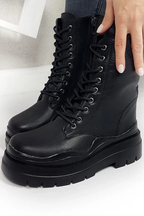 Botine de dama cu sireturi