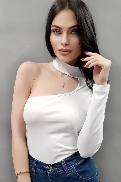 Bluza de dama cu un design spectaculos