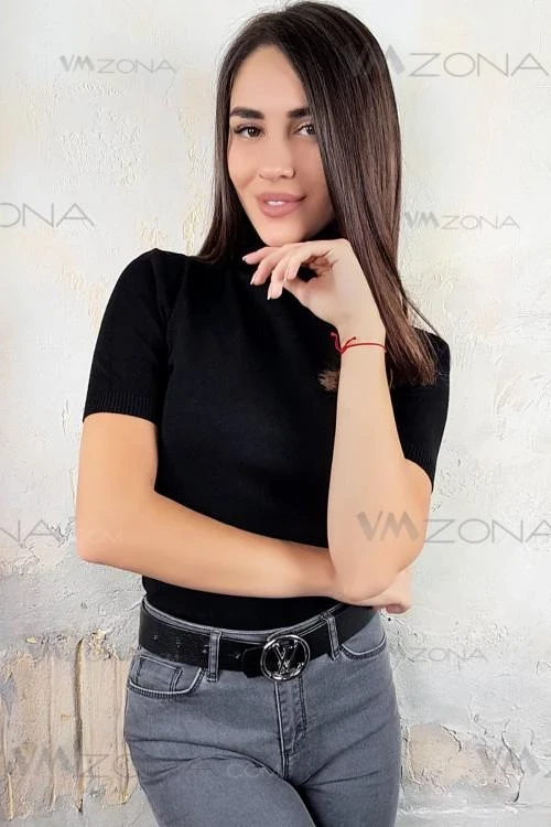 Дамска блуза с къс ръкав и поло яка